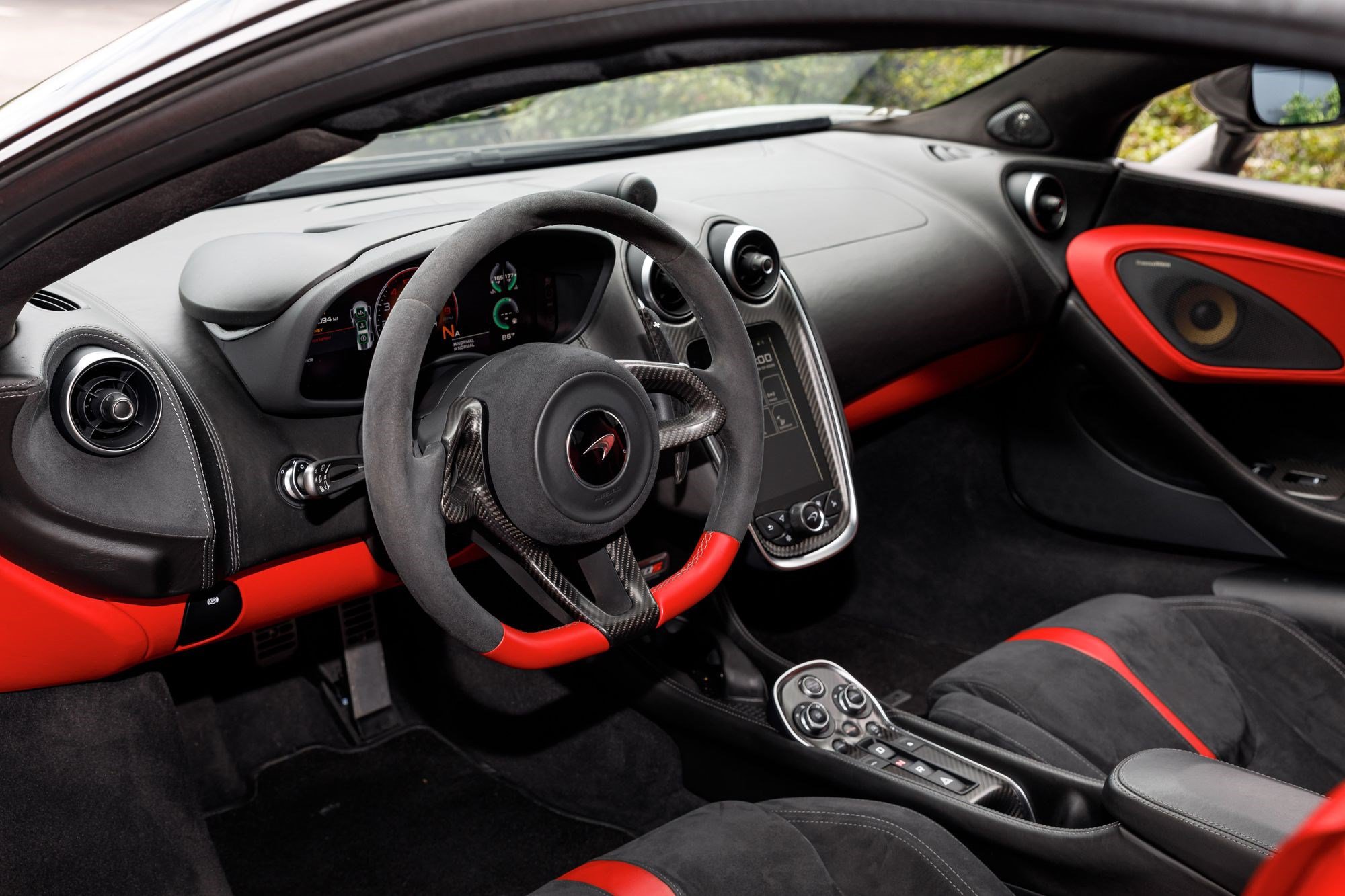Used 2019 McLaren 570S Coupe RWD image 25