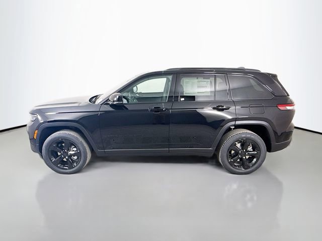 New 2025 Jeep Grand Cherokee Limited w/ Black Appearance Package image 4