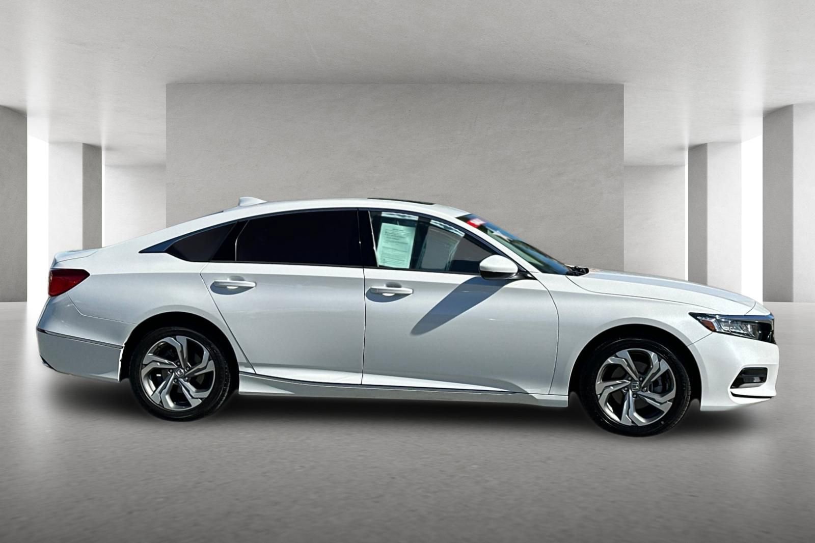 Used 2018 Honda Accord EX image 3