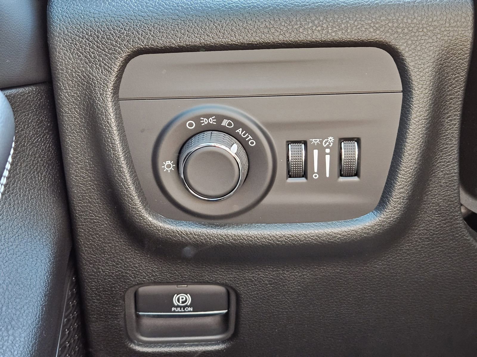 New 2026 Jeep Grand Cherokee Laredo RWD image 21