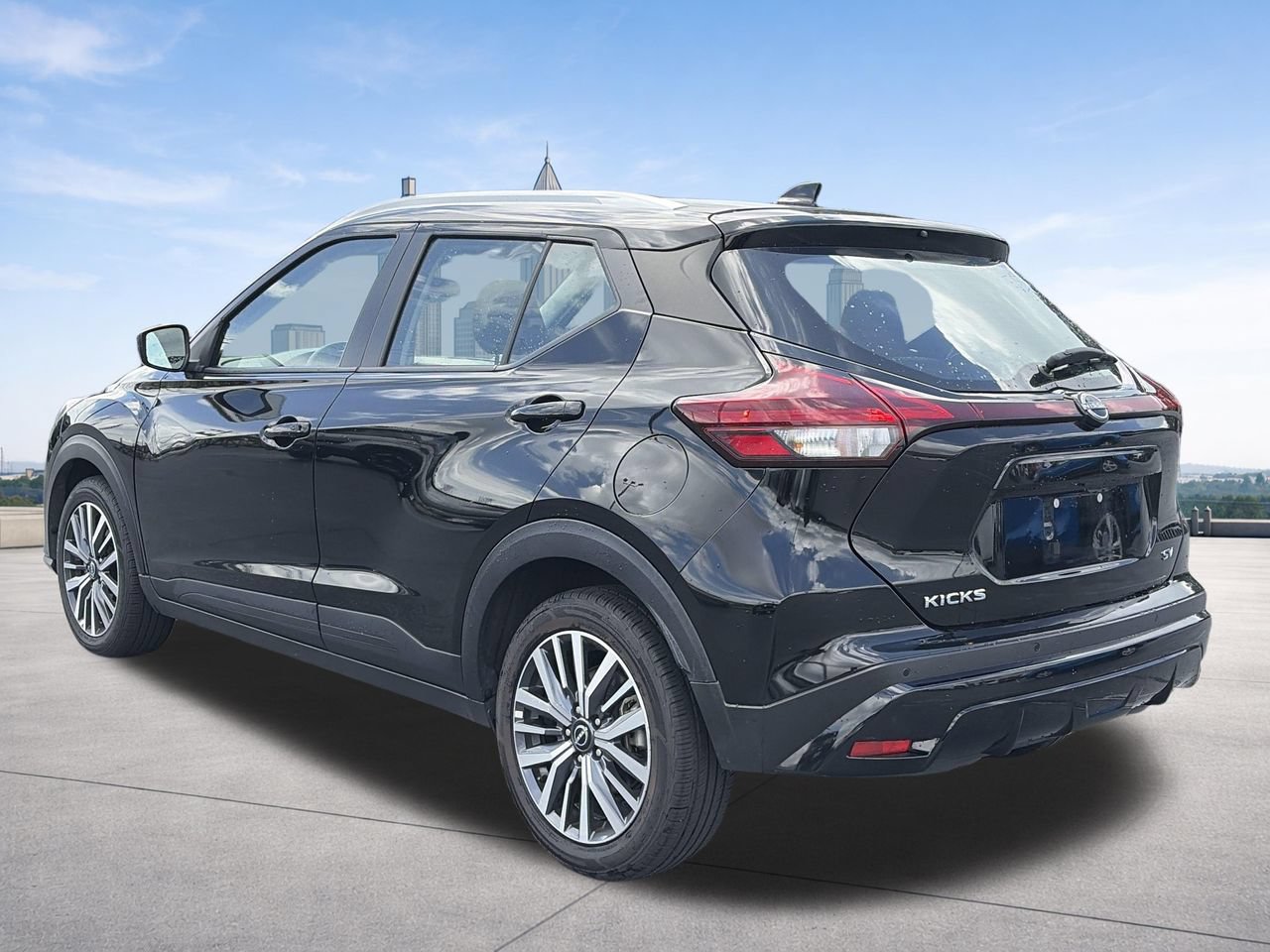 Certified 2024 Nissan Kicks SV FWD image 3