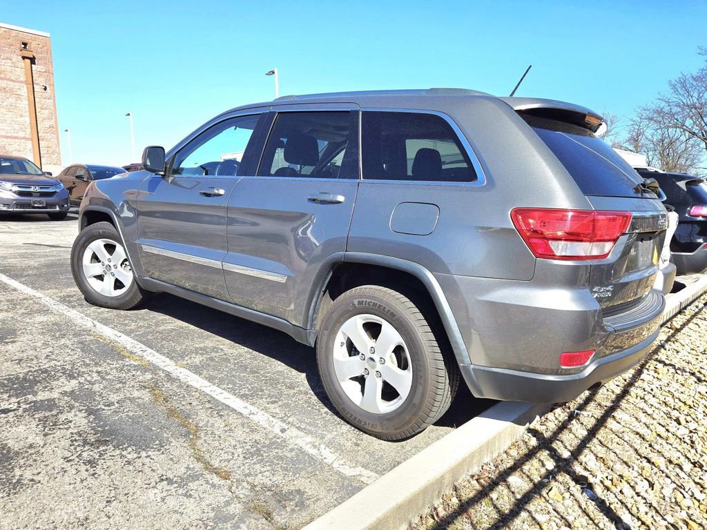 Used 2013 Jeep Grand Cherokee Laredo image 3