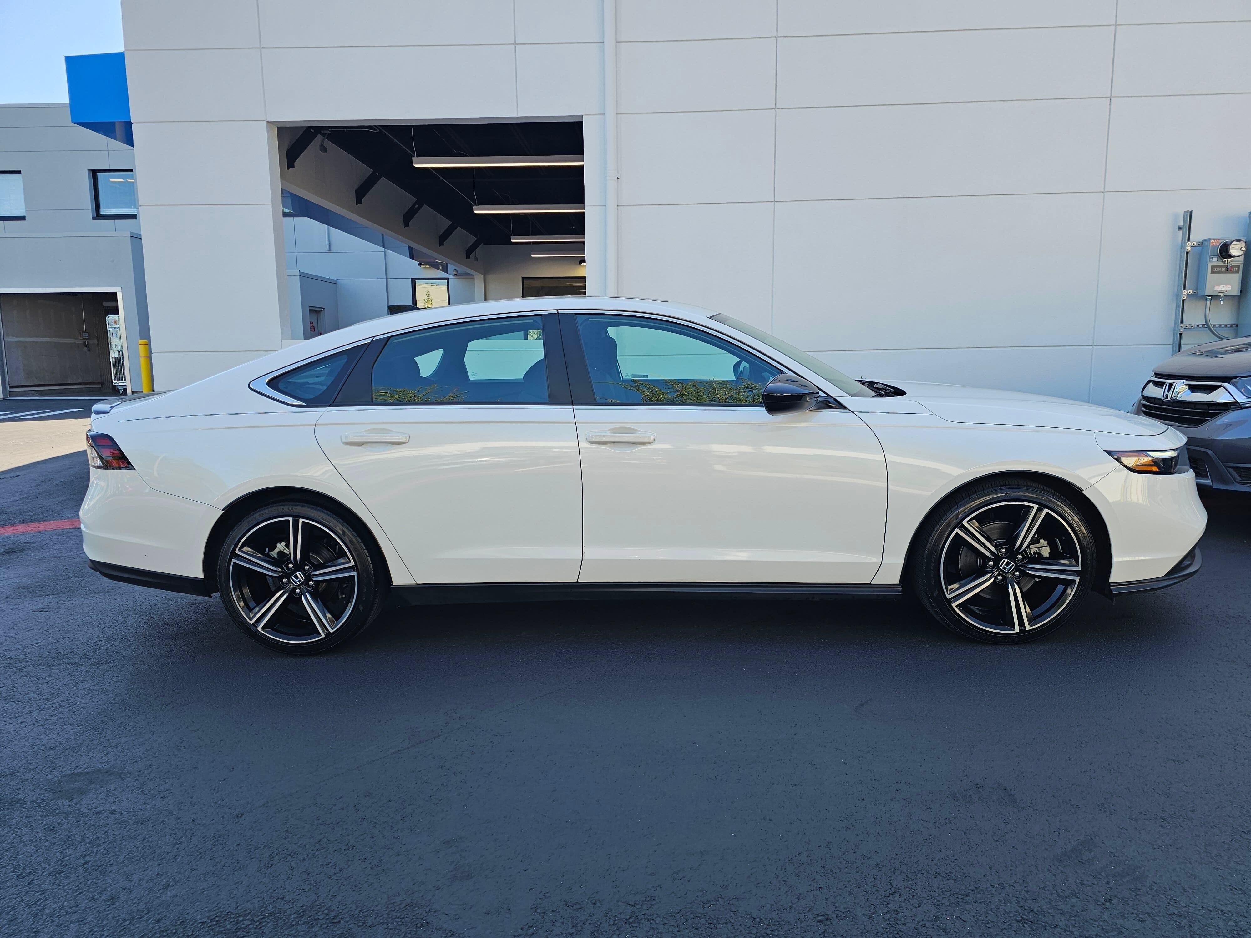 Used 2023 Honda Accord Sport image 8