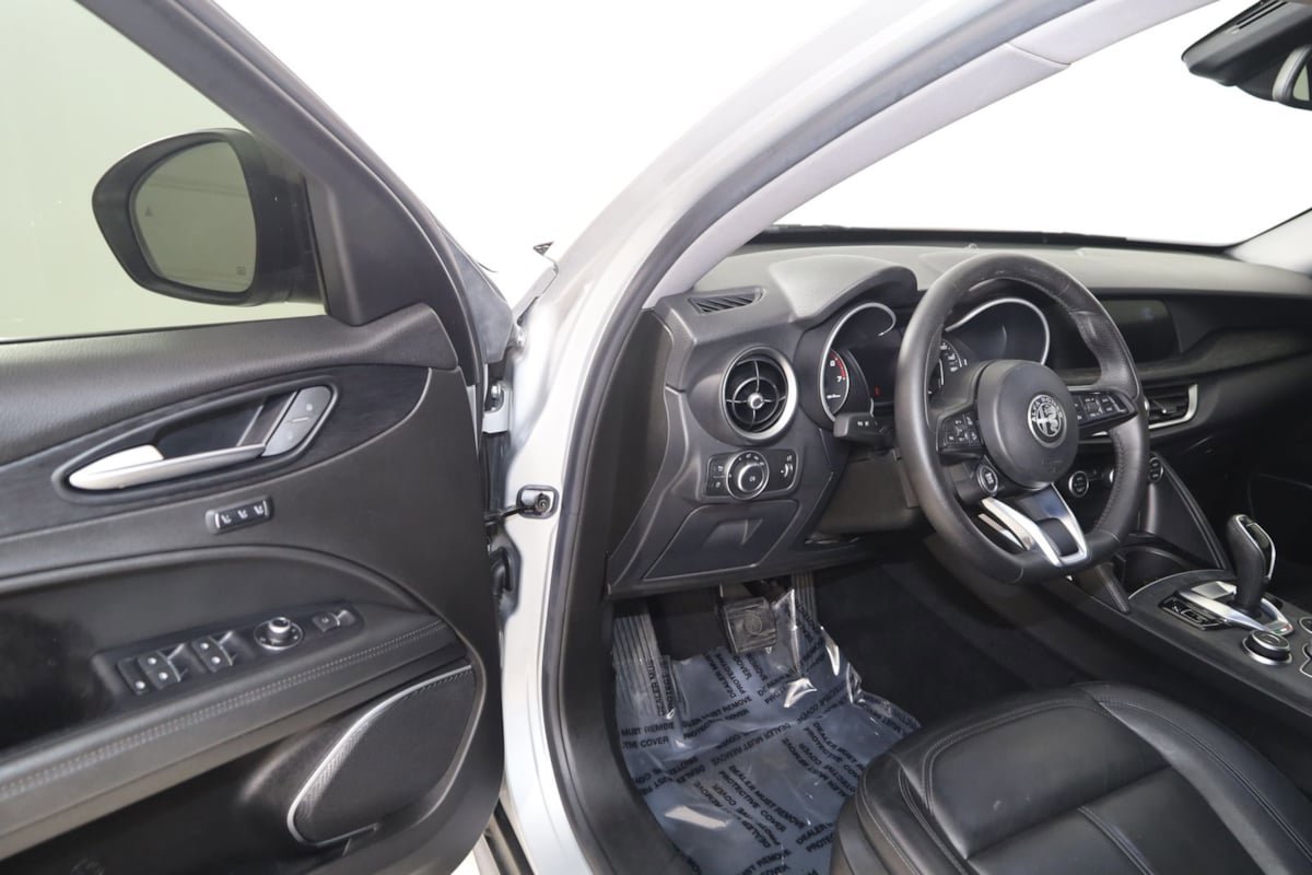 Used 2020 Alfa Romeo Stelvio w/ Nero Edizione RWD image 48