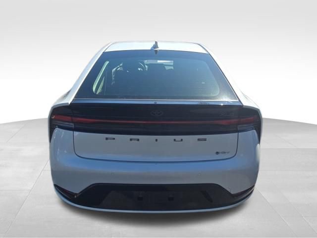 Used 2024 Toyota Prius XLE image 5