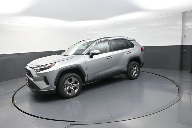 Used 2024 Toyota RAV4 XLE FWD image 40