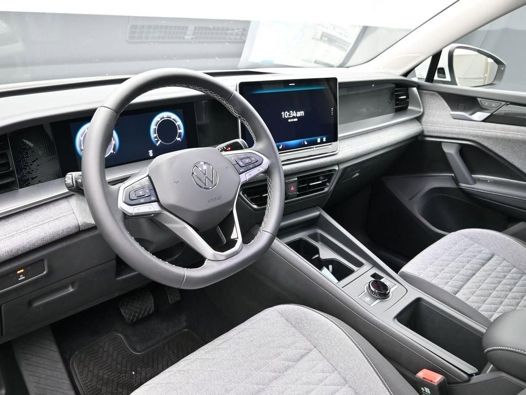 New 2025 Volkswagen Tiguan S image 9