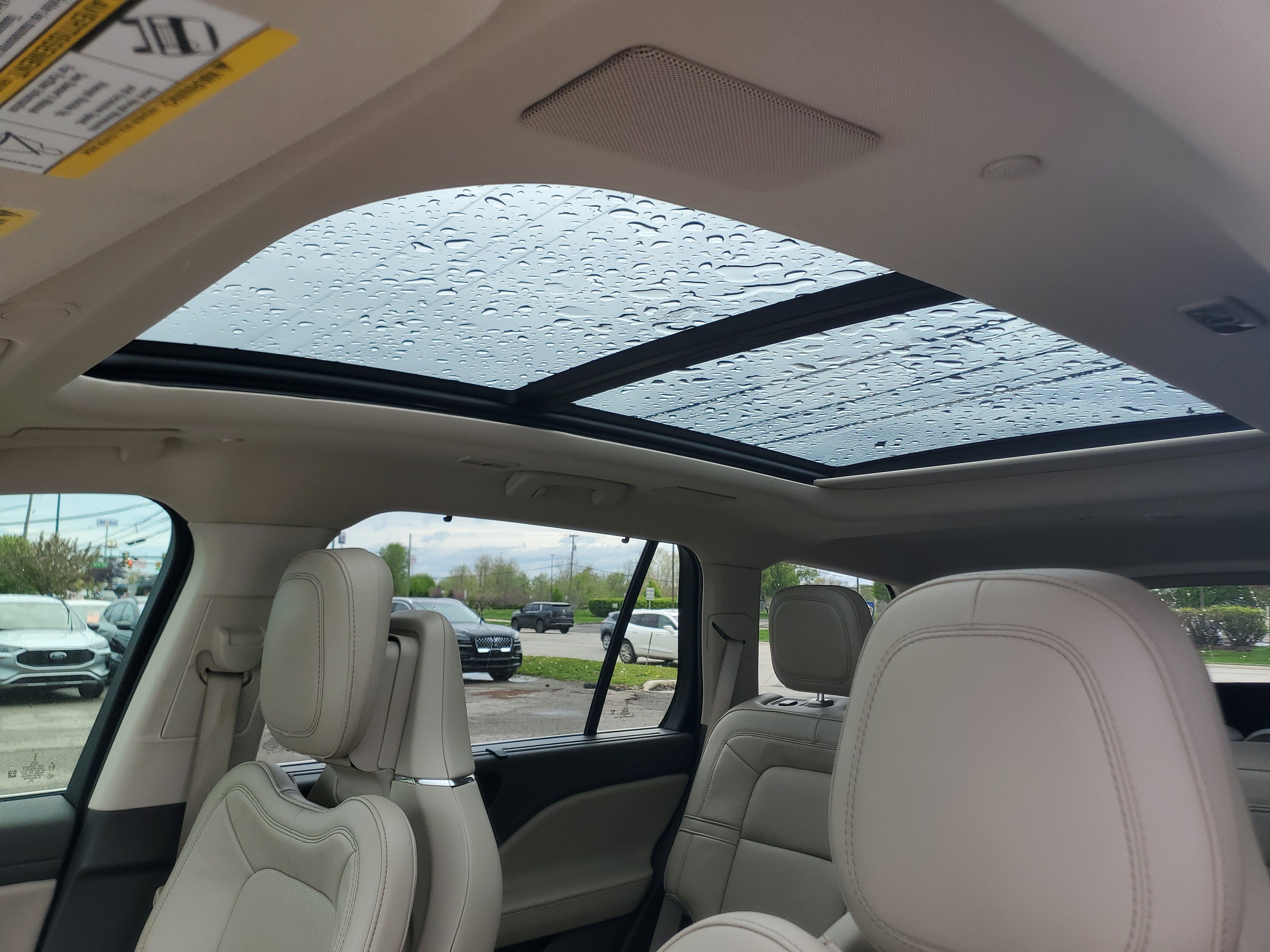Used 2023 Lincoln Aviator Reserve w/ Equipment Group 201A AWD/4WD image 11