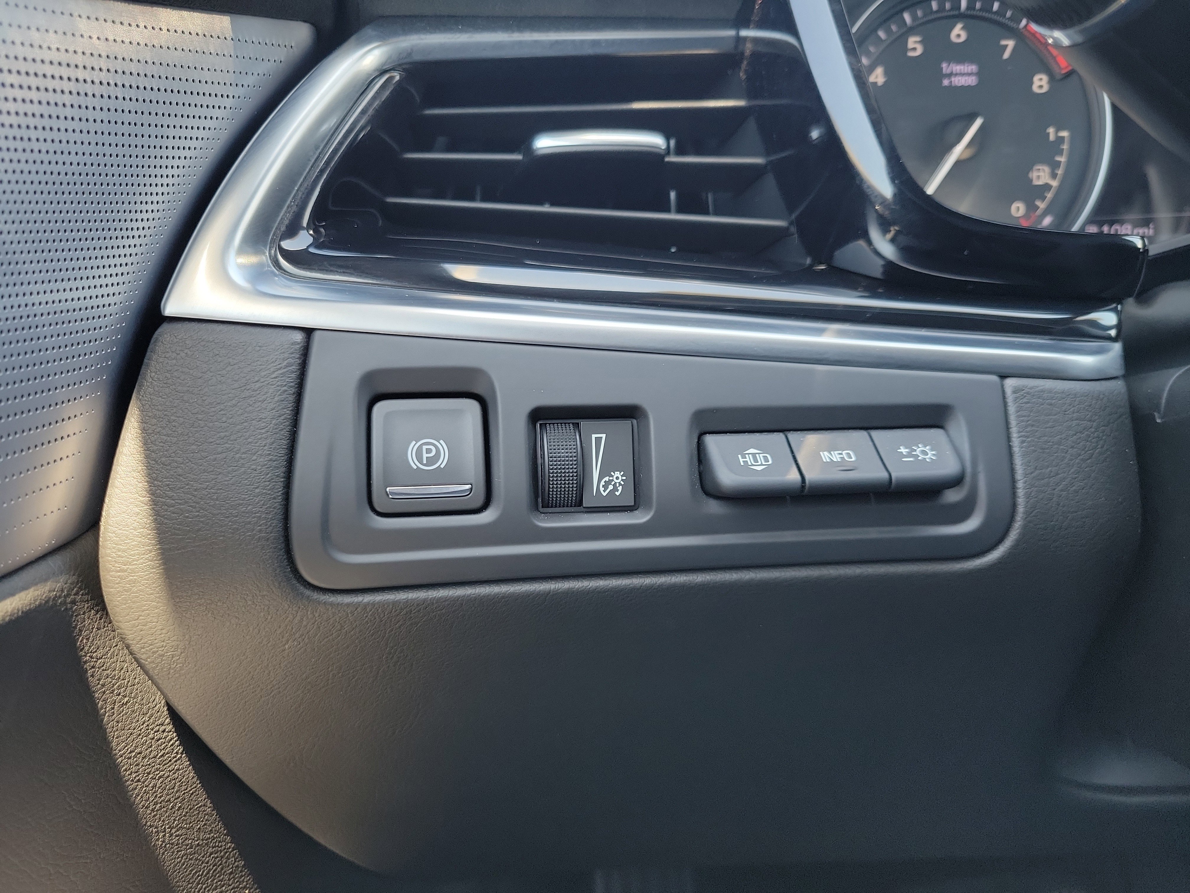 Certified 2025 Cadillac XT6 Premium Luxury w/ Platinum Package AWD/4WD image 27