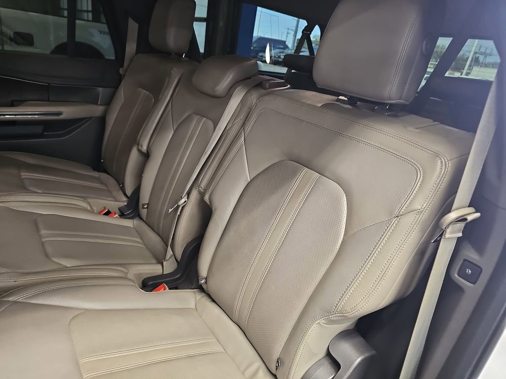 Used 2018 Ford Expedition Max Limited image 14