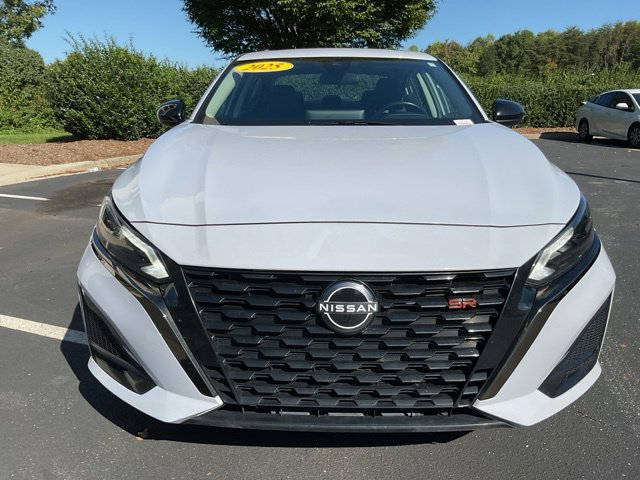 Used 2025 Nissan Altima 2.5 SR w/ SR Premium Package FWD image 4