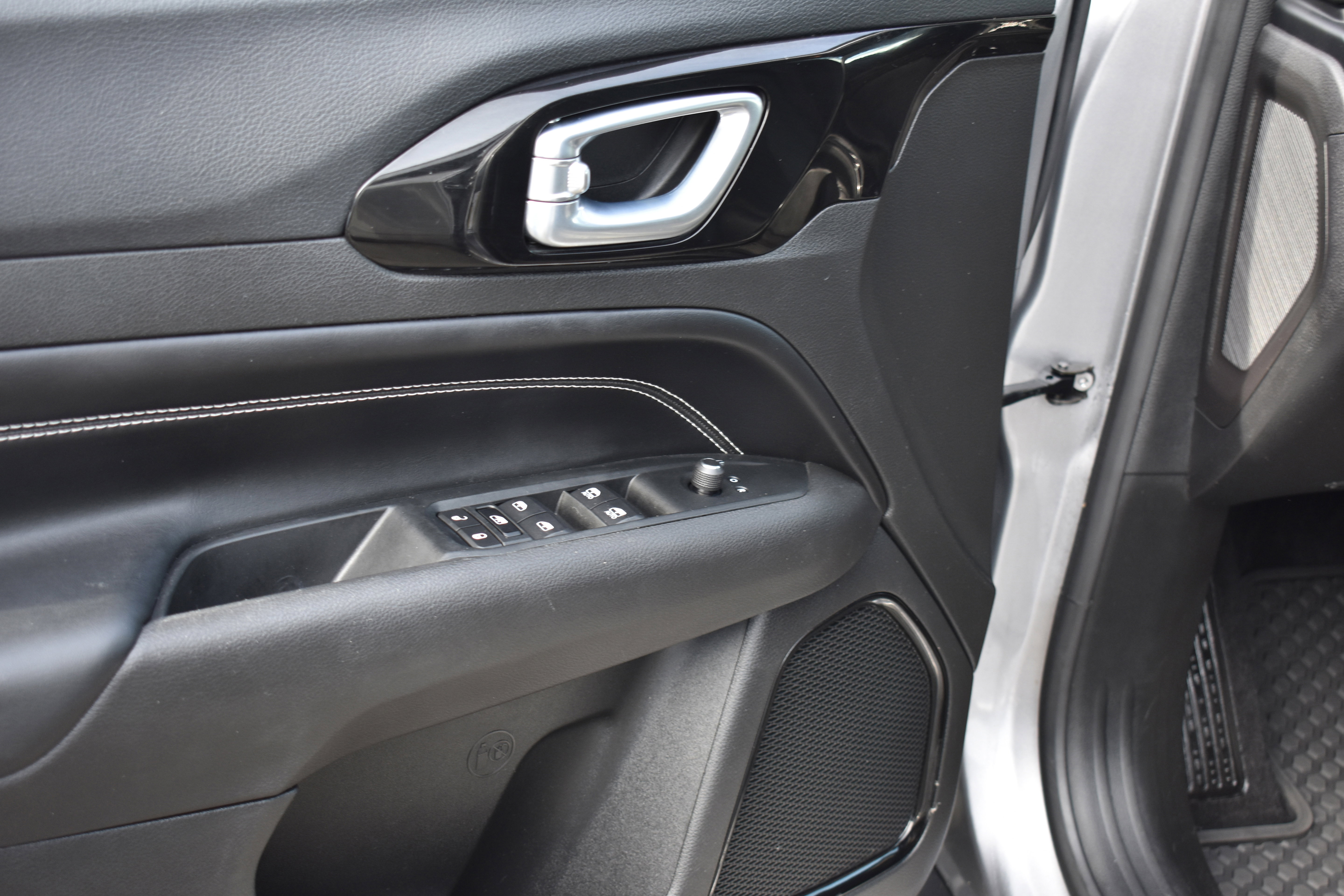 Used 2022 Jeep Compass Altitude w/ Convenience Group image 25