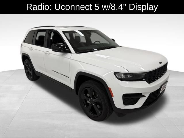Used 2023 Jeep Grand Cherokee Altitude AWD/4WD image 8