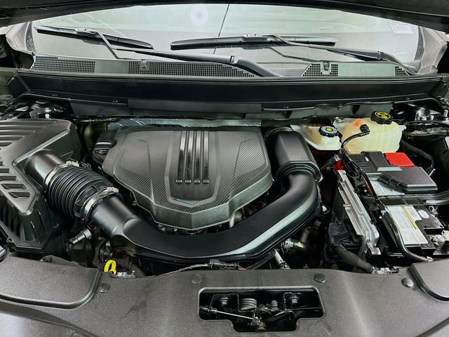 Used 2024 Chevrolet Traverse RS image 36