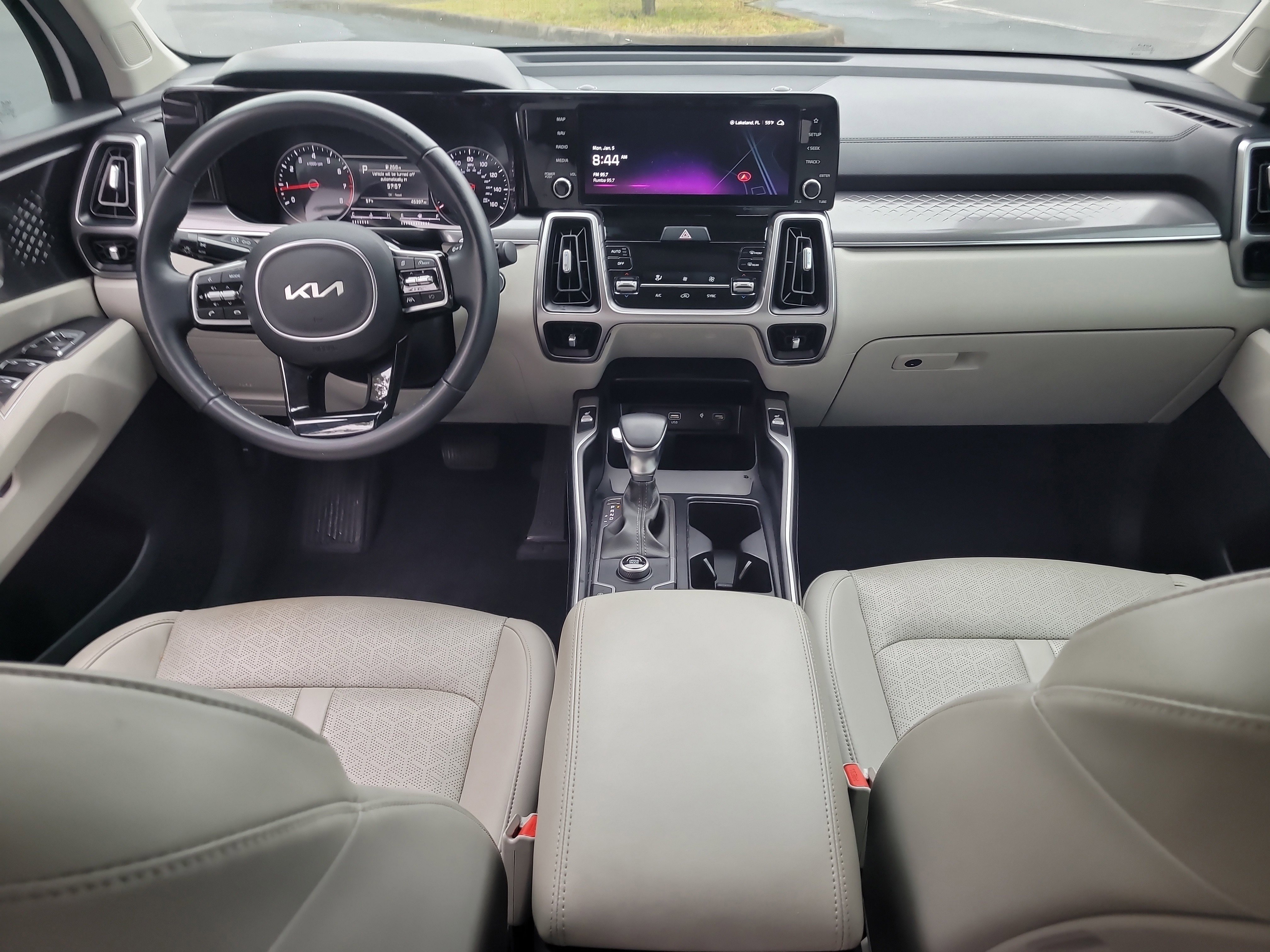 Used 2023 Kia Sorento S image 15