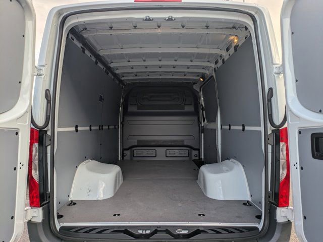 Used 2024 Mercedes-Benz Sprinter 144 Cargo w/ Parking Package image 11