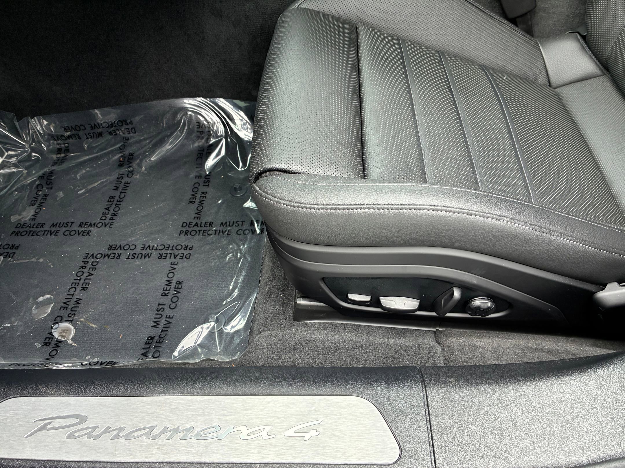 Certified 2025 Porsche Panamera 4 image 26