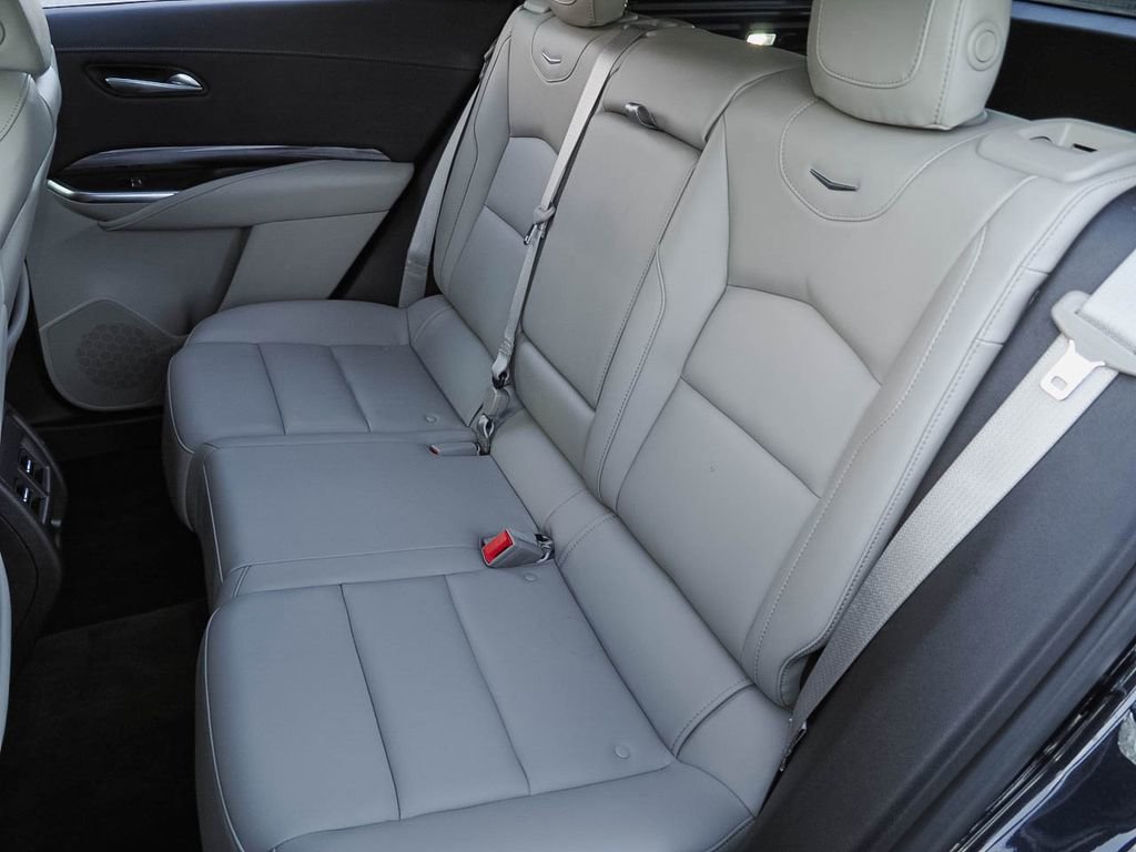 Used 2023 Cadillac XT4 Luxury w/ Cold Weather Package image 21