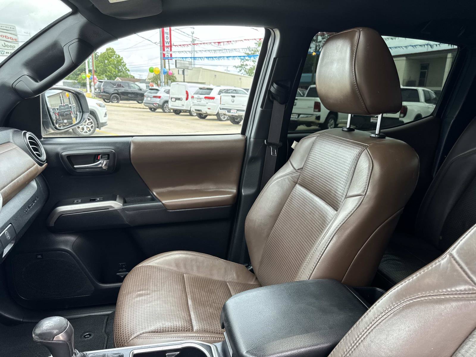 Used 2021 Toyota Tacoma Limited RWD image 15