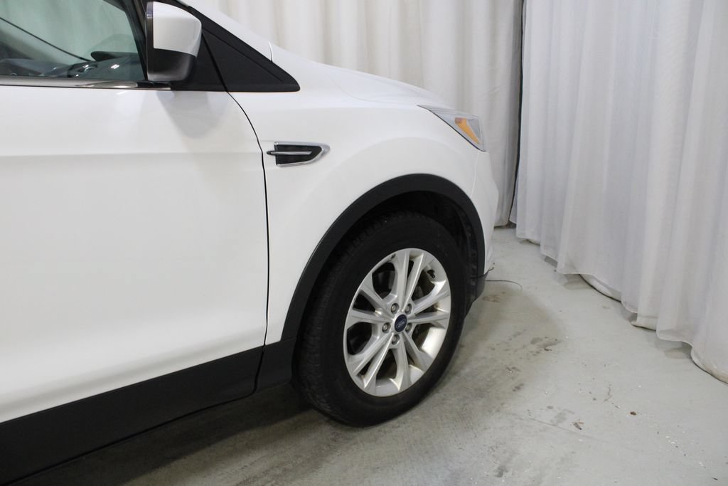 Used 2018 Ford Escape SE FWD image 27