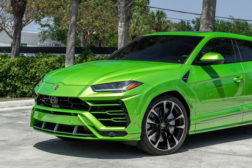 Used 2022 Lamborghini Urus AWD/4WD image 2