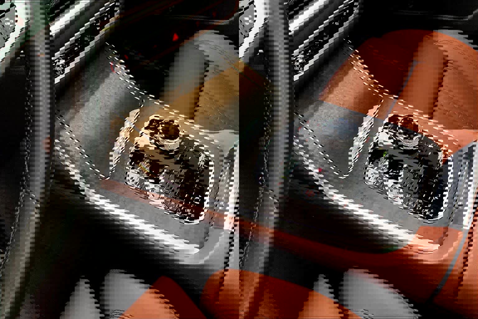 Used 2024 BMW X7 xDrive40i w/ M Sport Package image 16