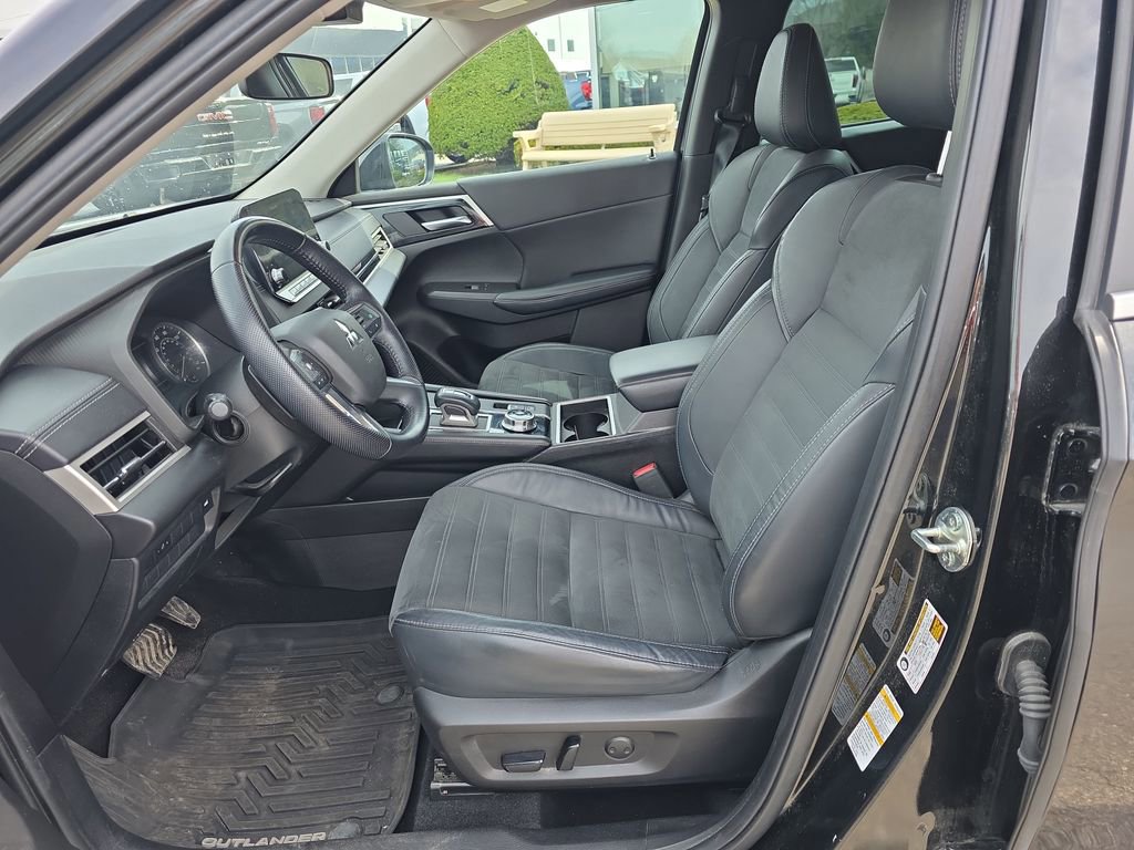 Used 2022 Mitsubishi Outlander SE AWD/4WD image 9