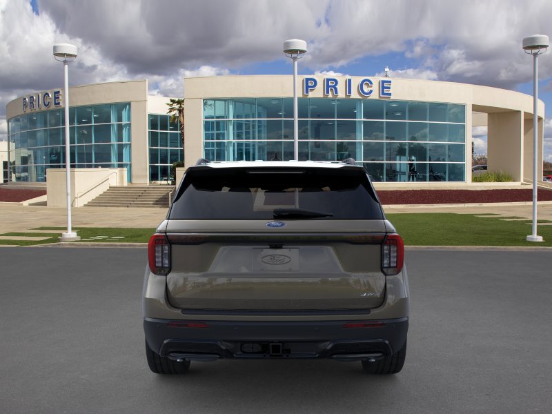Used 2026 Ford Explorer ST-Line w/ ST-Line Street Pack AWD/4WD image 5