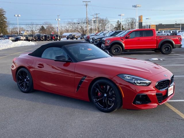 Used 2024 BMW Z4 M40i w/ Premium Package image 8