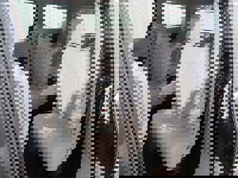 Used 2021 Chrysler Voyager Lxi image 97