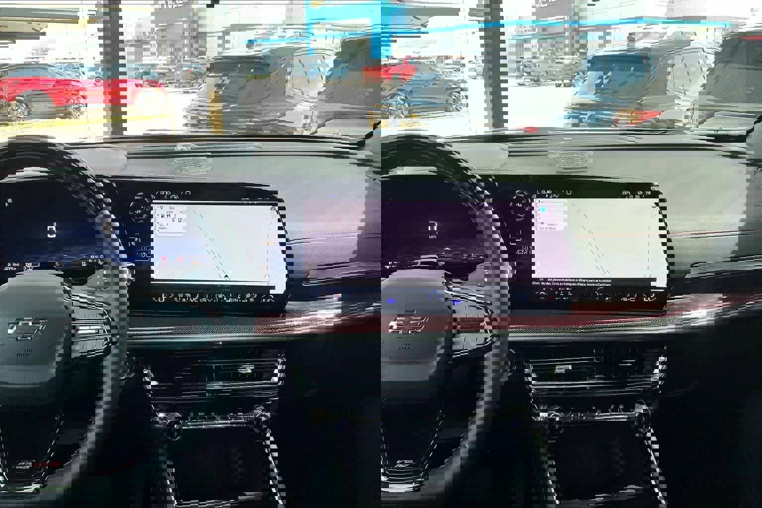 Used 2024 Chevrolet Traverse RS image 8