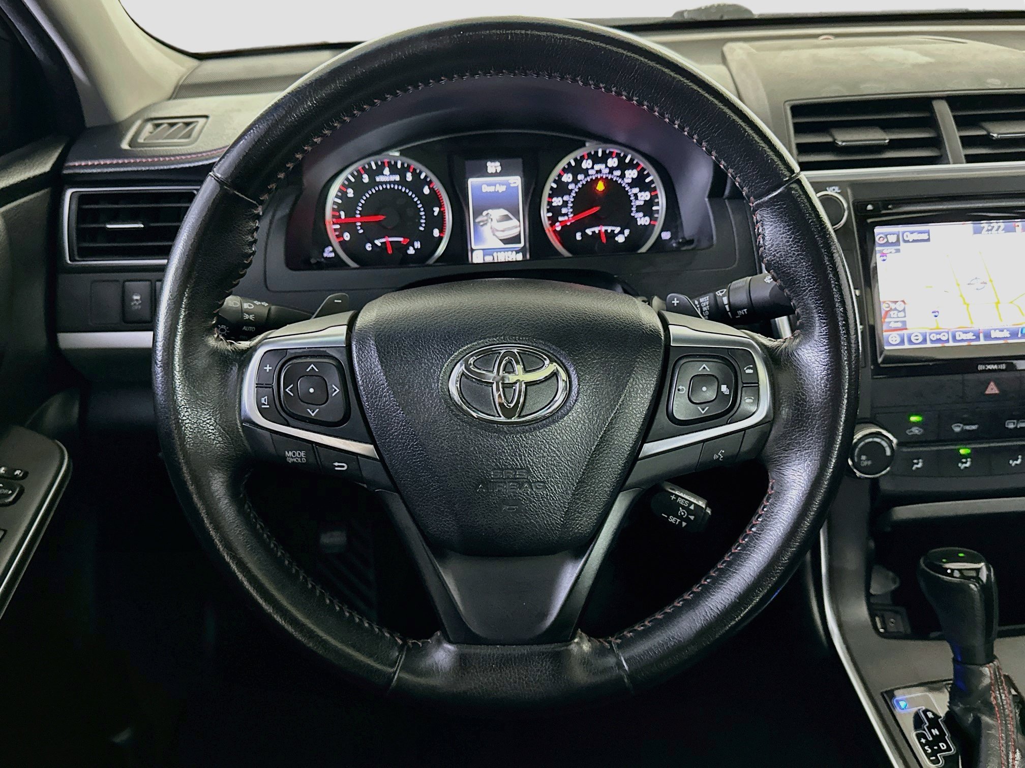 Used 2016 Toyota Camry SE w/ Moonroof Package FWD image 17