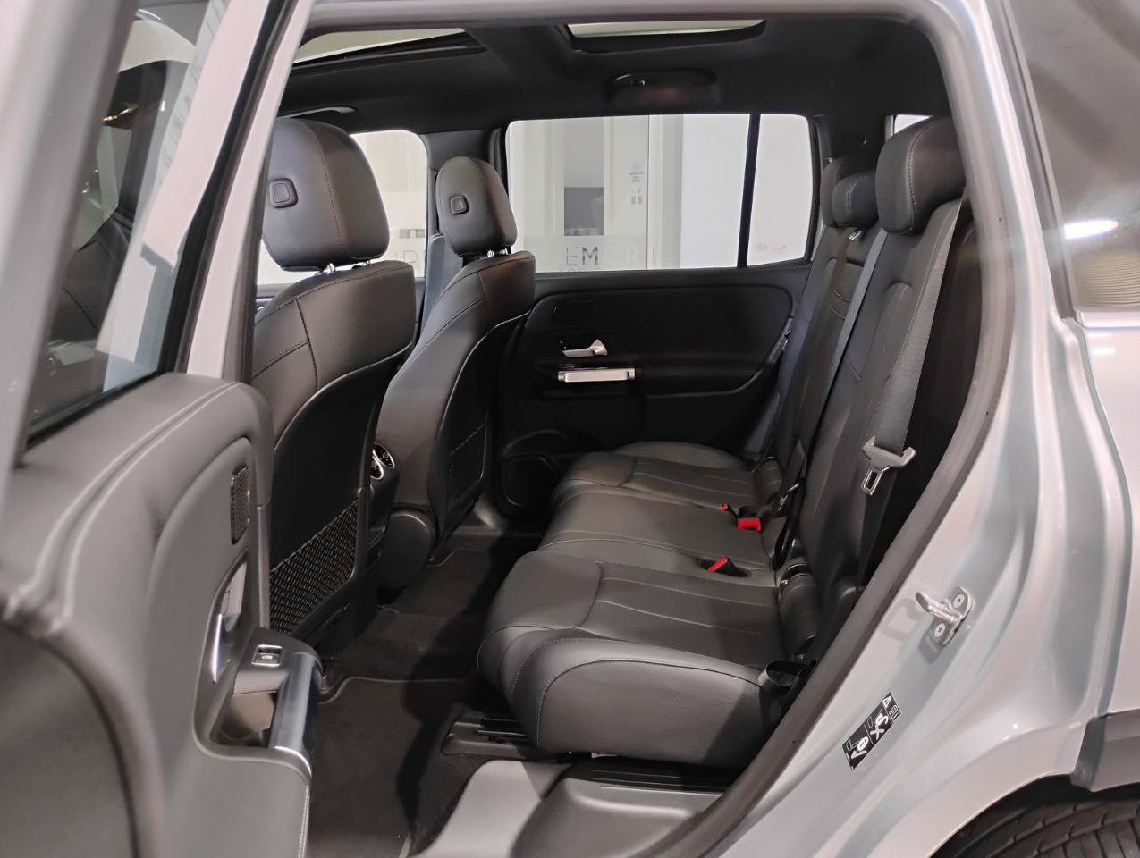 Used 2024 Mercedes-Benz EQB 300 4MATIC image 46