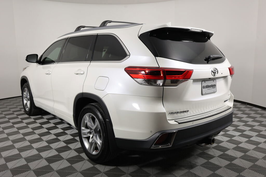 Used 2017 Toyota Highlander Limited image 4