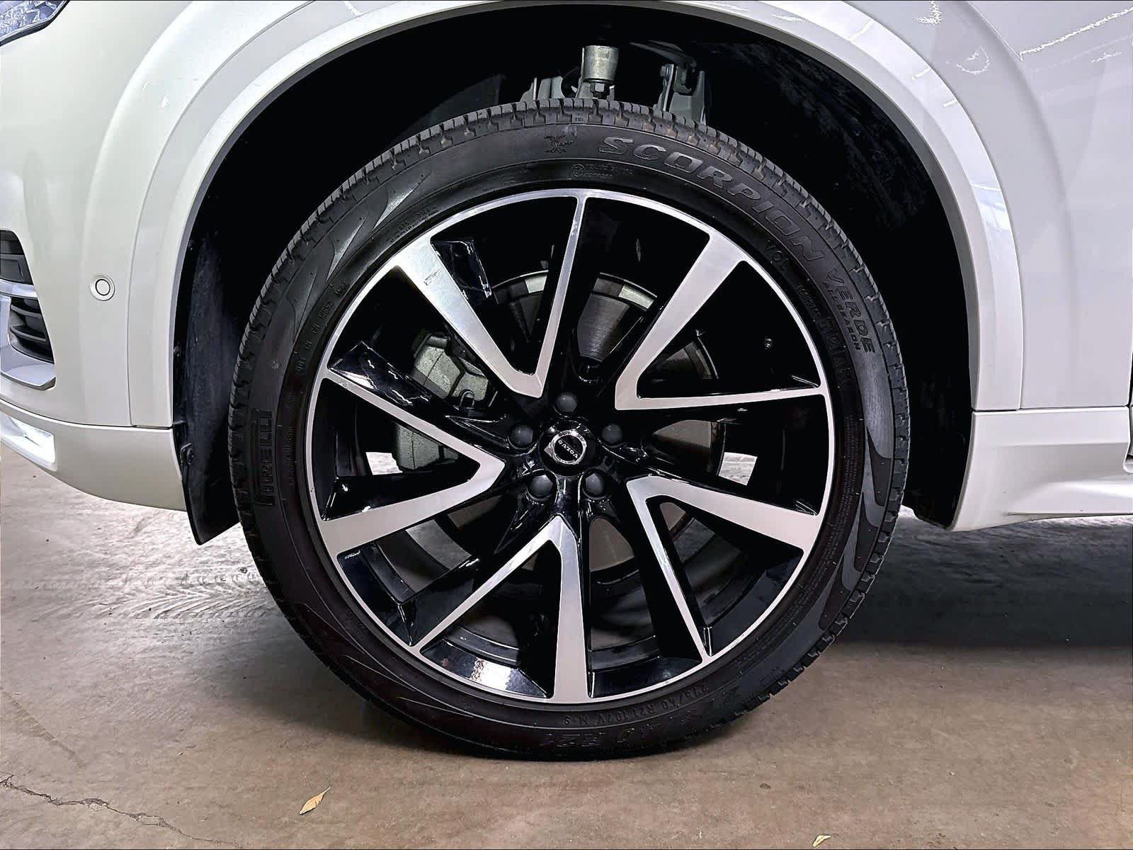 Used 2024 Volvo XC90 B6 Plus AWD/4WD image 11