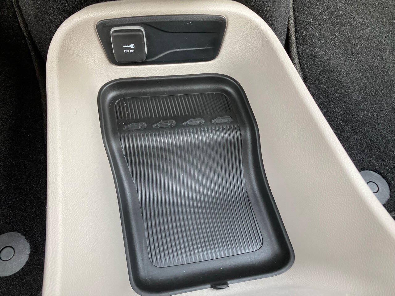 Used 2023 Chrysler Pacifica Touring-L FWD image 34