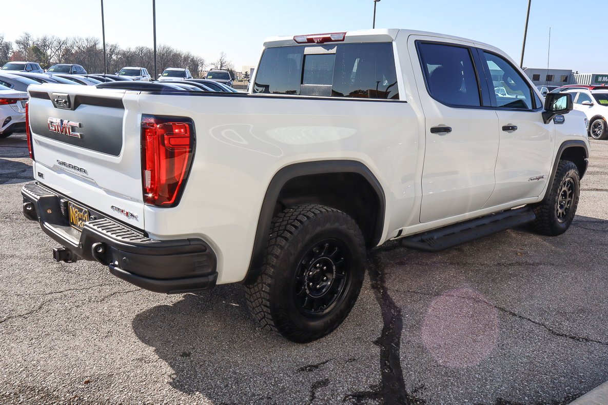 Used 2023 GMC Sierra 1500 AT4X w/ AT4X AEV Edition AWD/4WD image 4