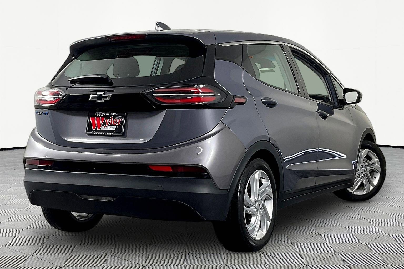 Used 2022 Chevrolet Bolt LT FWD image 6