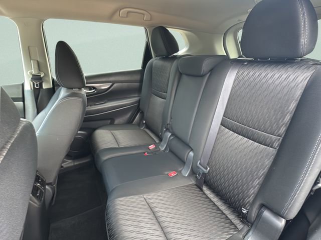 Used 2019 Nissan Rogue SV AWD/4WD image 15