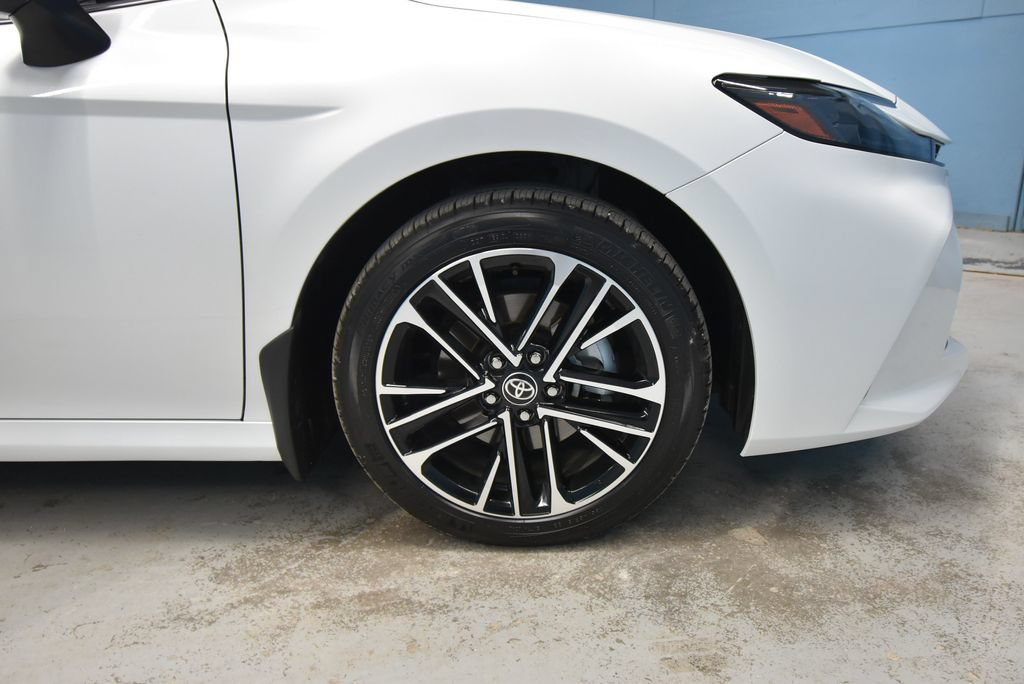Used 2025 Toyota Camry XLE AWD/4WD image 36
