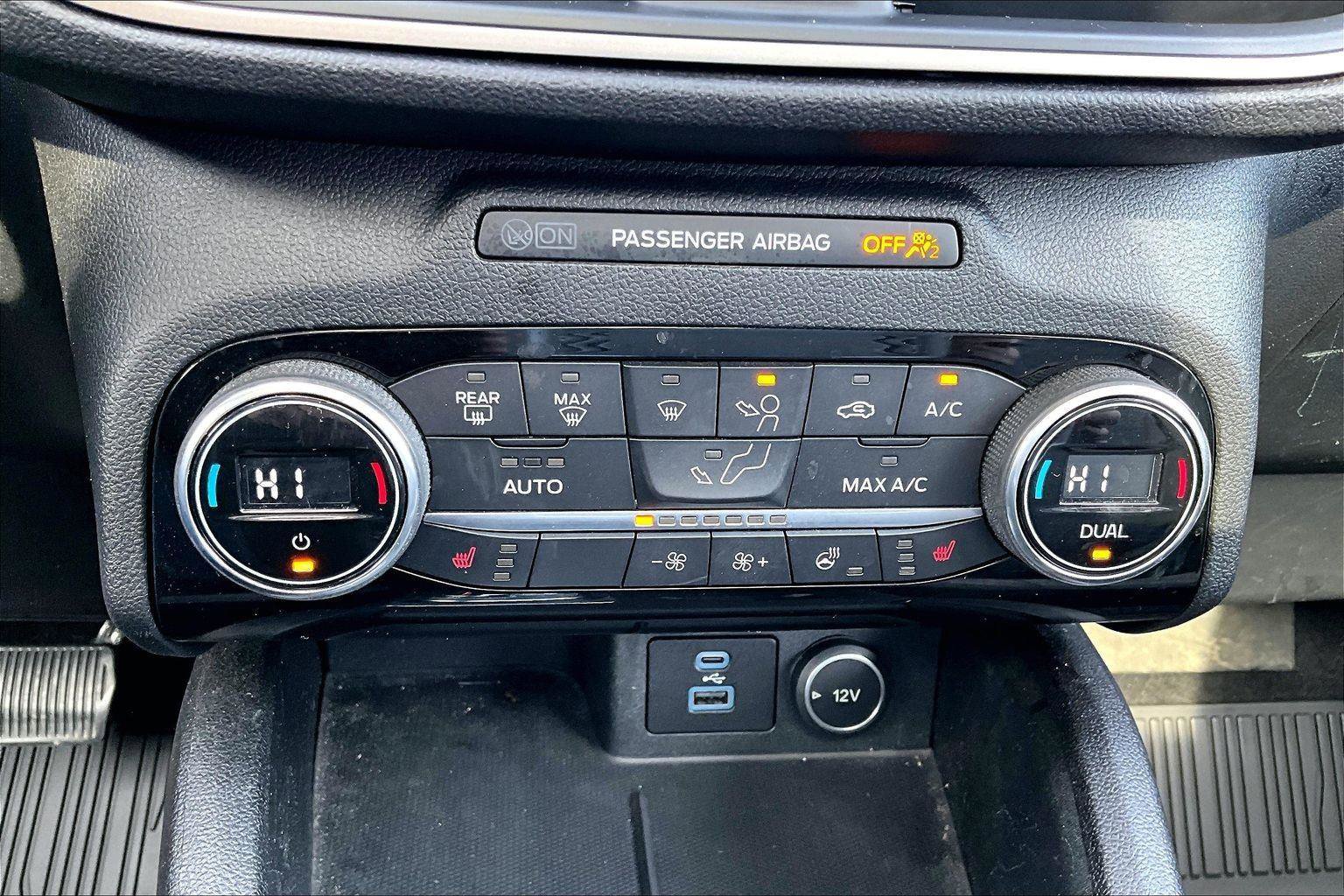 Used 2021 Ford Escape SE w/ SE Sport Appearance Package image 38