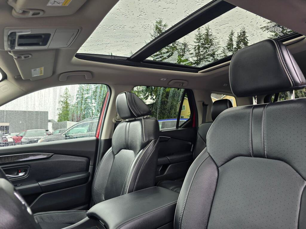Certified 2025 Honda Pilot Elite image 4