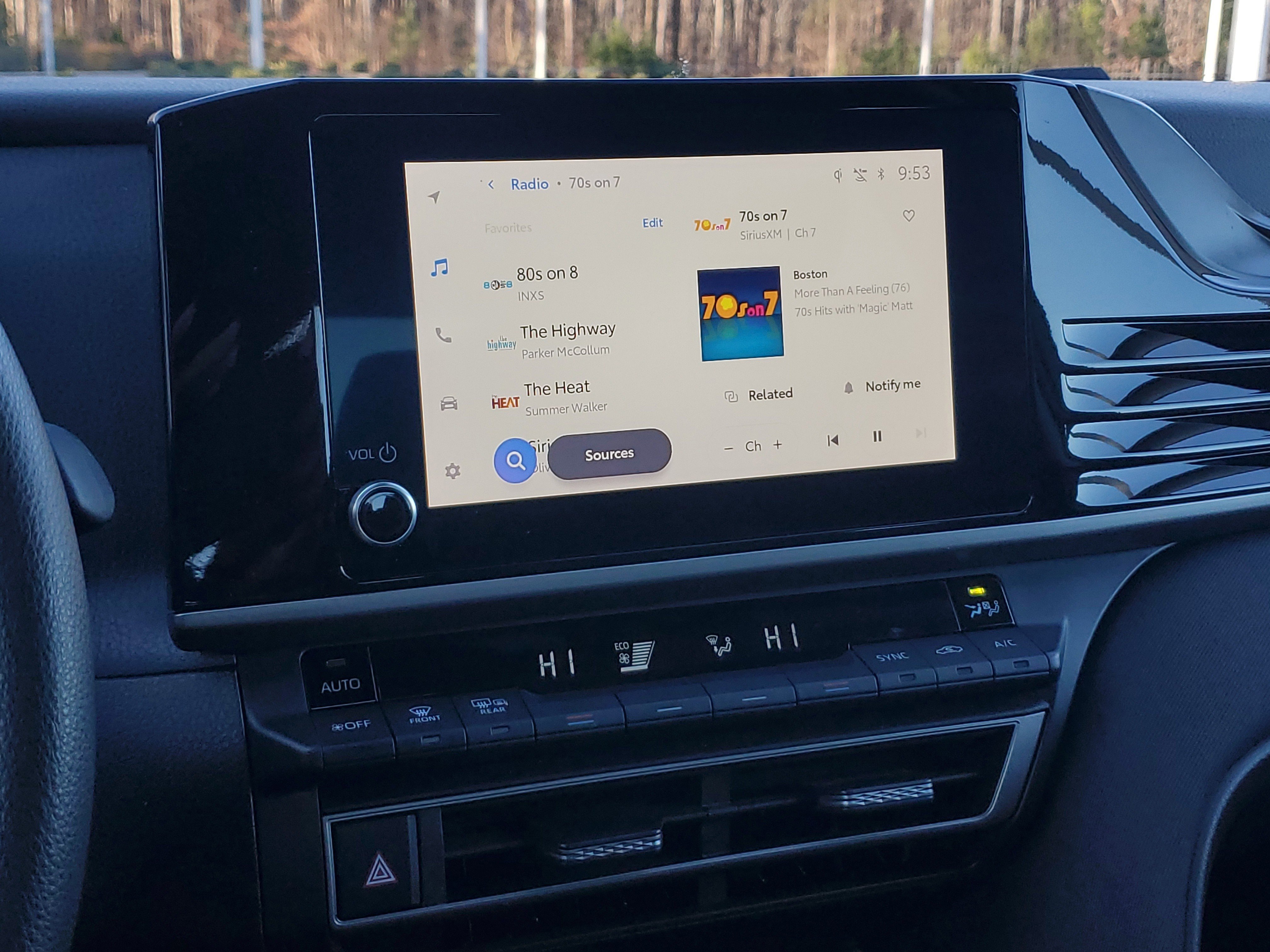 Certified 2025 Toyota Camry Hybrid image 23