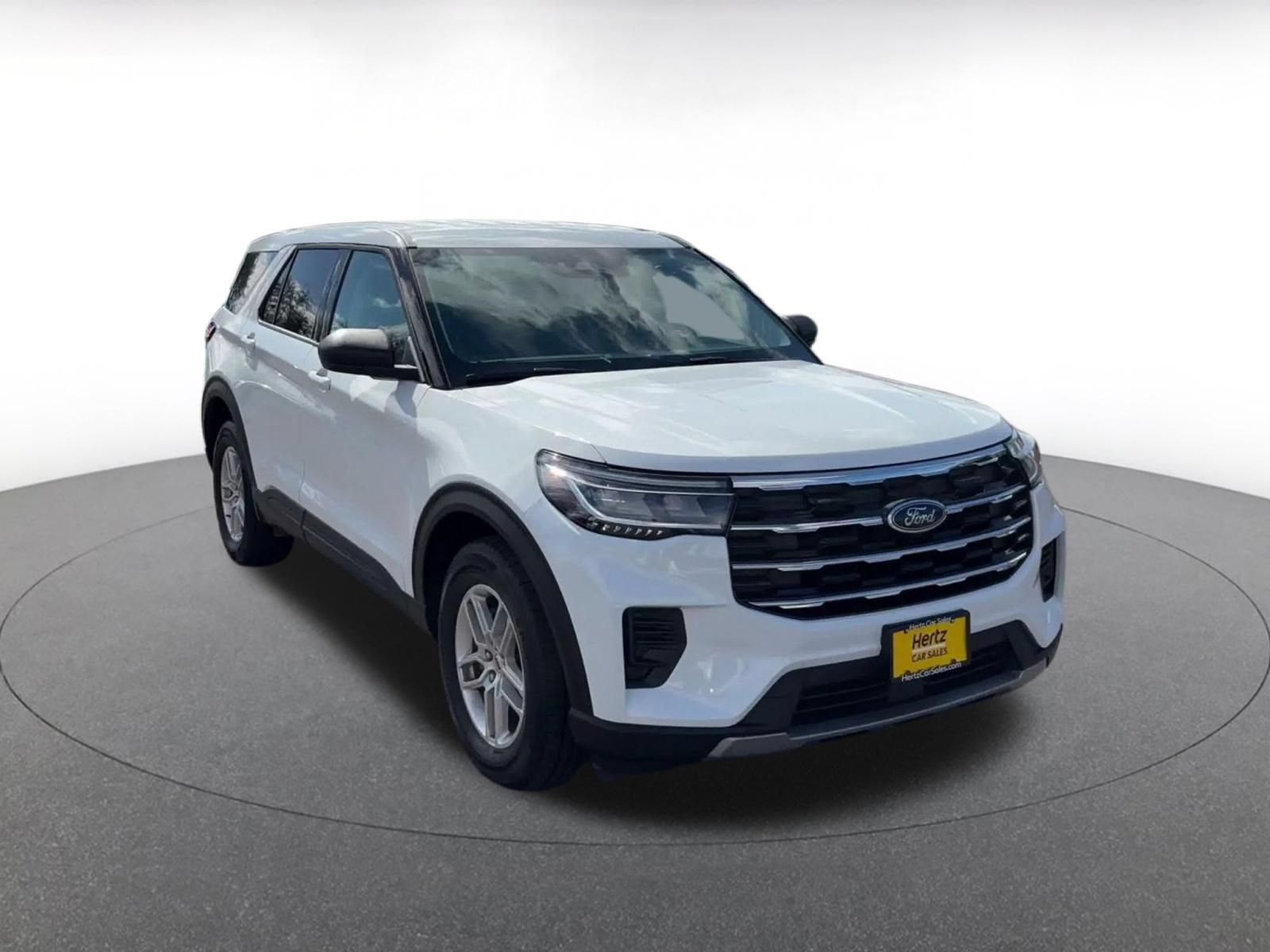 Used 2026 Ford Explorer Active AWD/4WD image 3