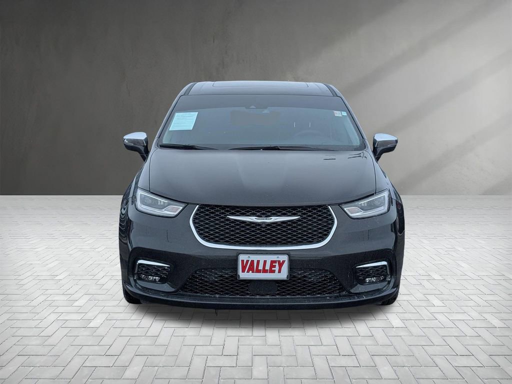 Used 2023 Chrysler Pacifica Limited image 6