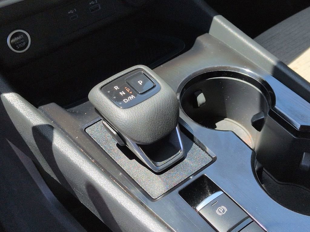 Used 2023 Nissan Rogue SV FWD image 22