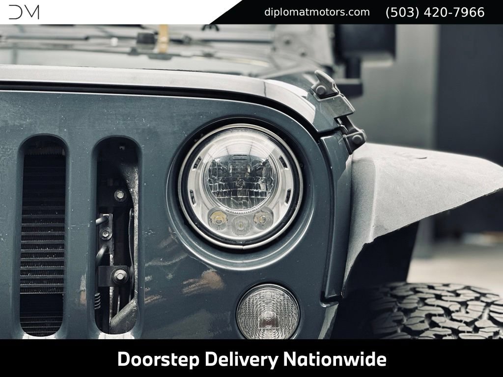 Used 2017 Jeep Wrangler Unlimited Rubicon w/ Connectivity Group AWD/4WD image 13