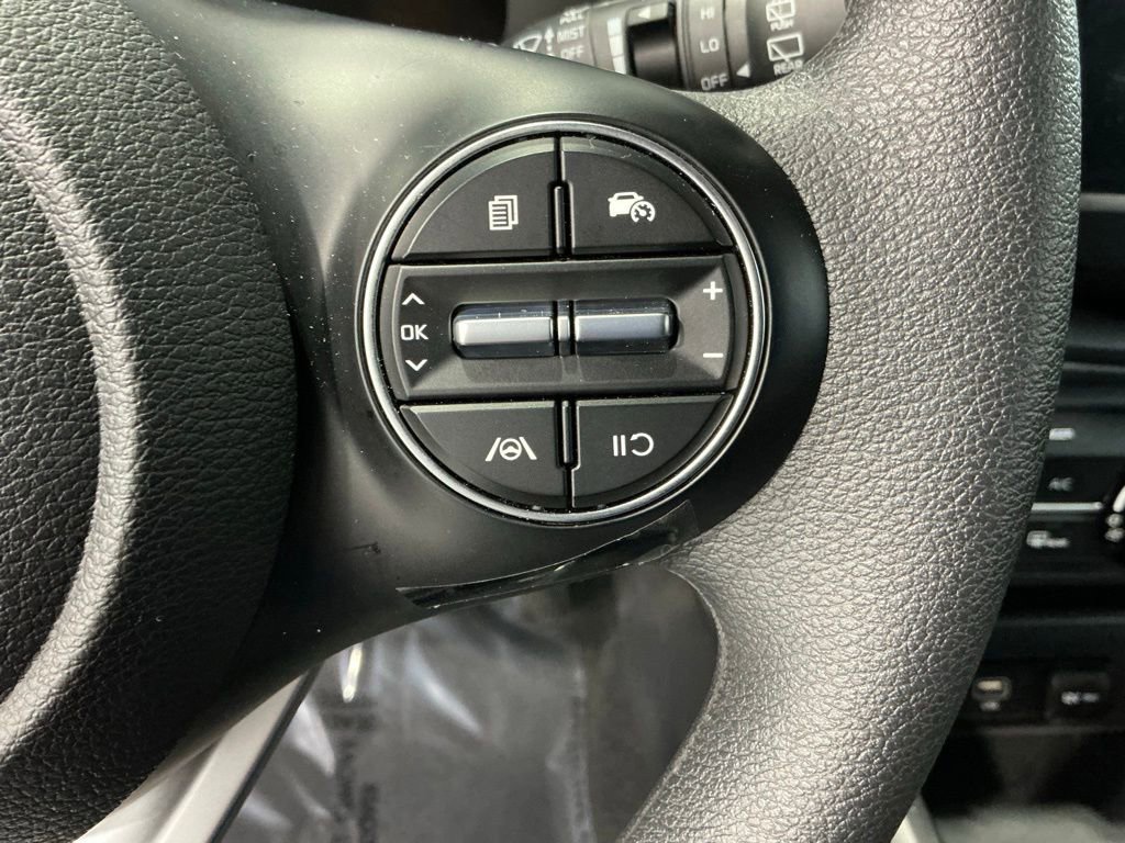 Used 2025 Kia Soul LX w/ LX Technology Package image 31