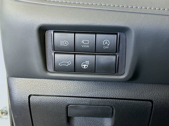 Used 2023 Toyota Highlander Platinum image 11