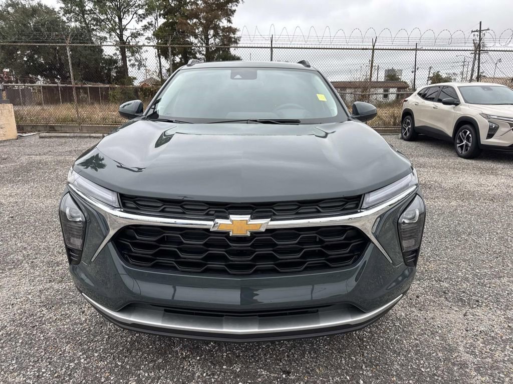 New 2026 Chevrolet Trax LT w/ Driver Confidence Package image 2
